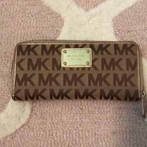 Michael Kors wallet💘